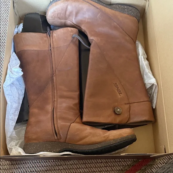 Teva Chestnut Leather Boots - Picture 1 of 6